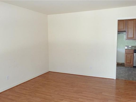5th image of 3406 Pine Dell Ave