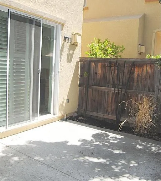 Oliva Rd — Photo 19