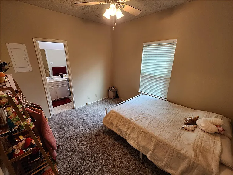 2414 Longview St #306 — Photo 6