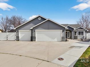 2750 N Phoenix Ave, Meridian, ID 83646