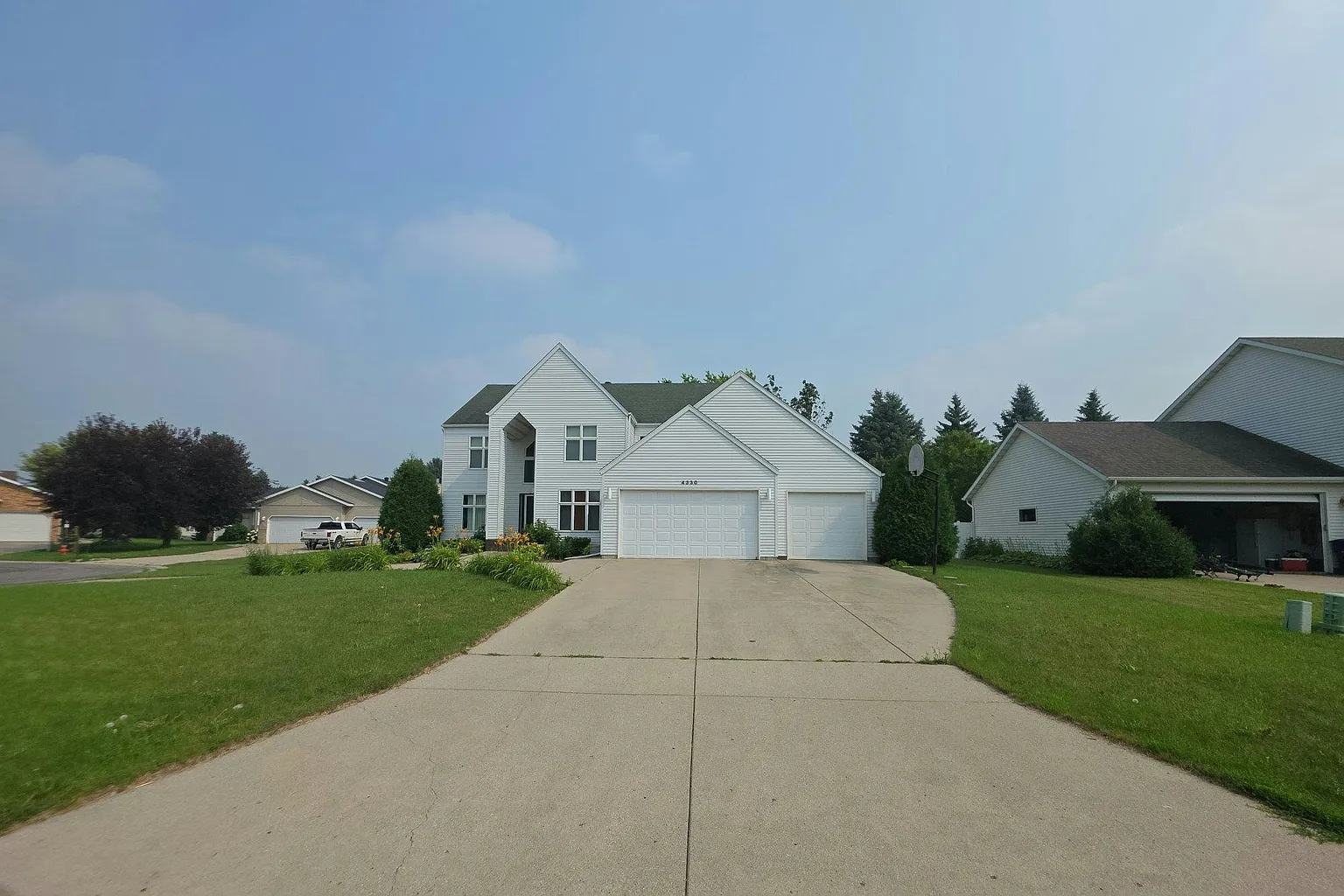 4330 S Rivershore Dr photo 1