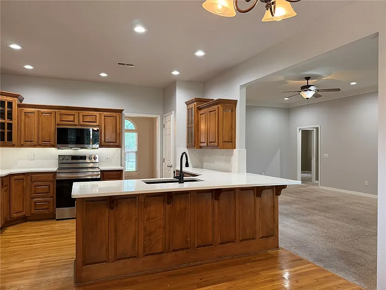 1 Elder Ln — Photo 12