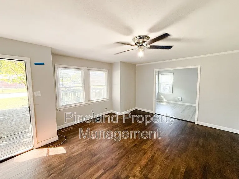 5124 Palmetto Ln — Photo 2