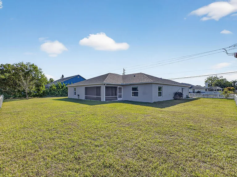 2501 SE Mariposa Ave — Photo 18