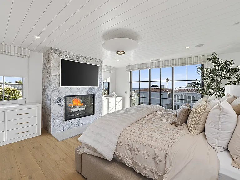 2820 Bayview — Photo 19