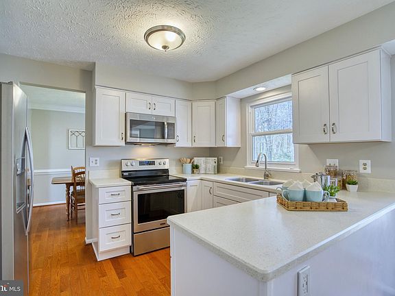 4th image of 14782 Statler Dr
