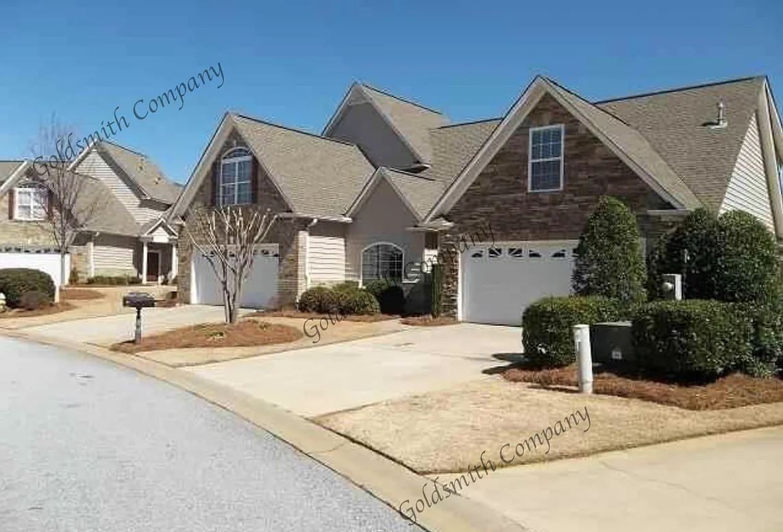 3 bed, 2.5 bath, 1800 sqft, $2,250 — Photo 1