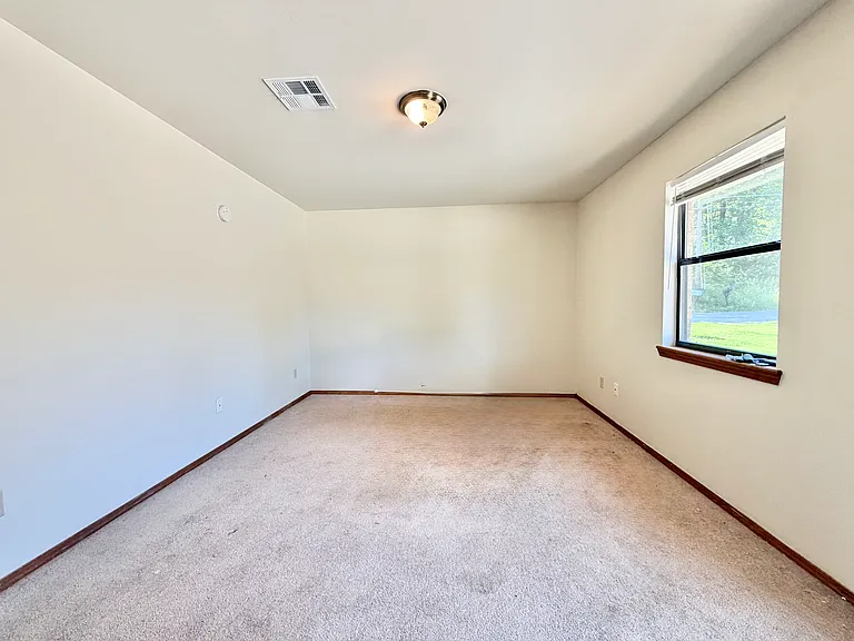 385 S Teehee Dr #8 — Photo 11