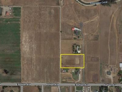 4071 N. Adair Ave., Sanger, CA, 93657