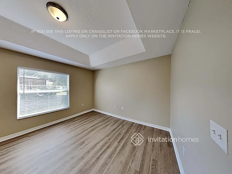 327 Huron Dr — Photo 11