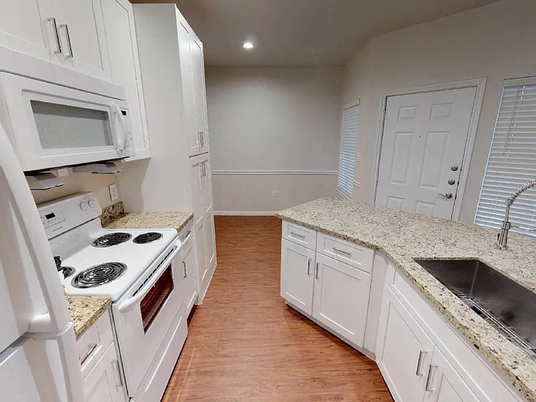 The Whittington Apartments — Photo 41