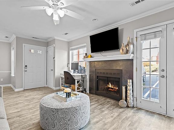 4th image of 626 Smithfield Rd APT 906