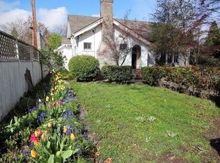 24 Myrtle St, Medford, OR 97504