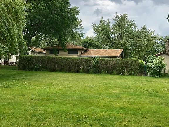 2nd image of 224 Sagamore Ct #224