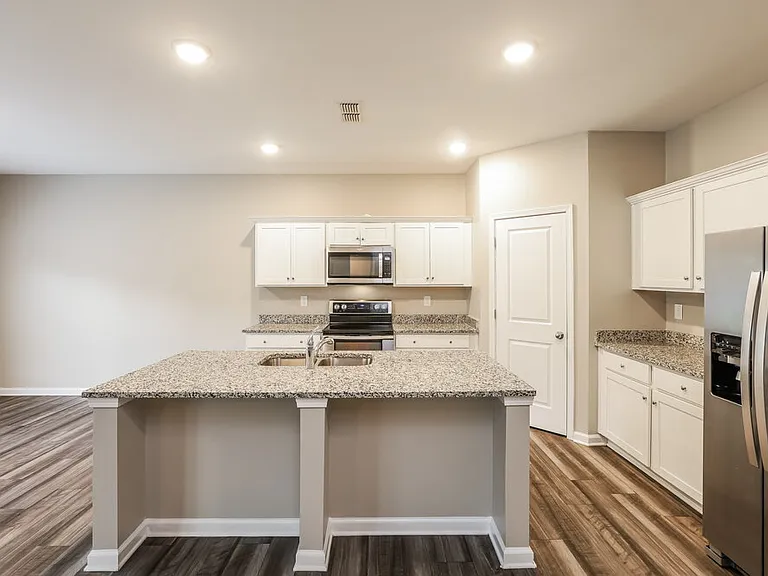 901 Feldman Chase — Photo 7