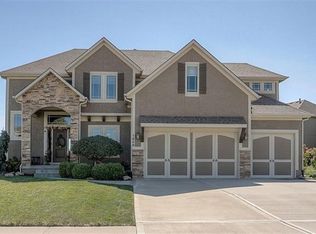 1859 NE Park Ridge Dr, Lees Summit, MO 64064