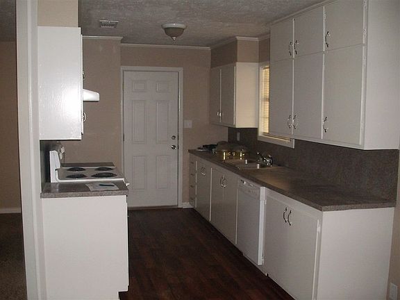 2nd image of 610 Cannon St
