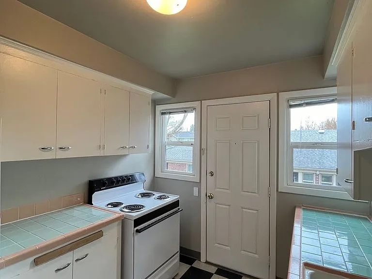 1430 NE Mason St #&-1431 — Photo 8