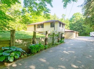 2966 Rennells Rd, Spring Lake, MI 49456