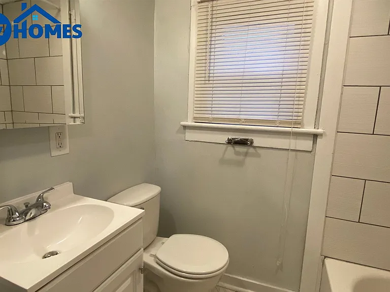 2111 S Garfield Dr — Photo 12