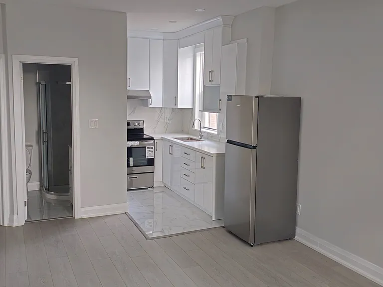 Mainfloor kitchen closer view