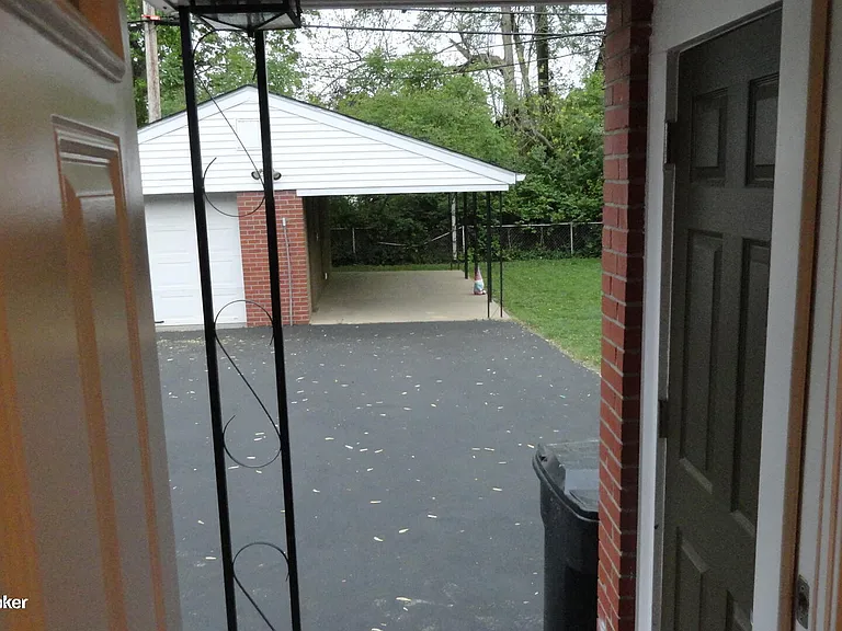 4202 Berkshire Ave — Photo 5