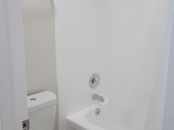 4th image of 1555 W Hillsdale Blvd #106