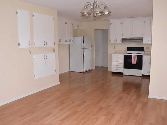 5th image of 911 Sherwood Ave