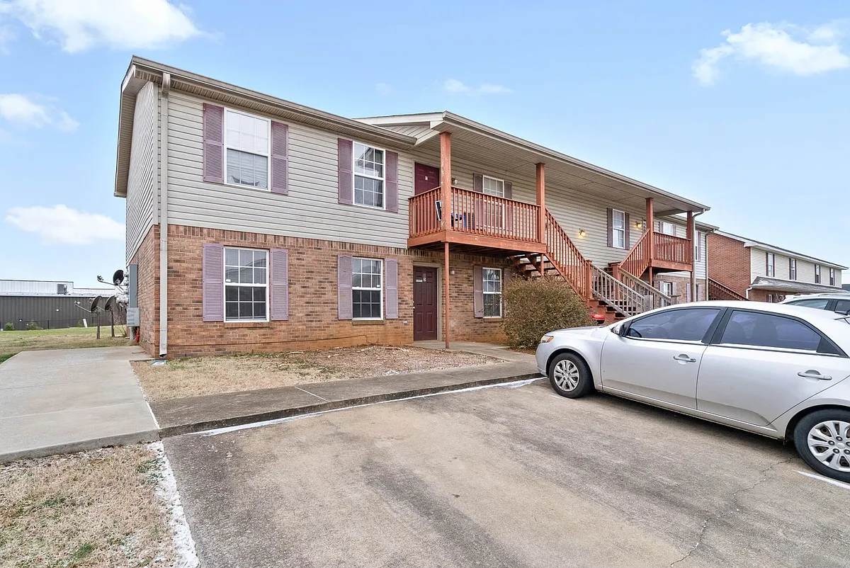 Building Photo - Northeast Dr -3884