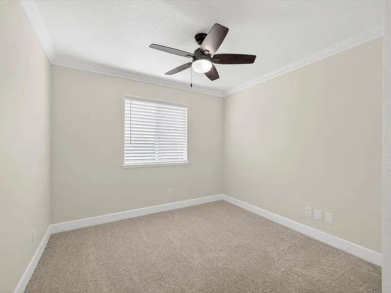 7878 N Meridian Ave — Photo 28