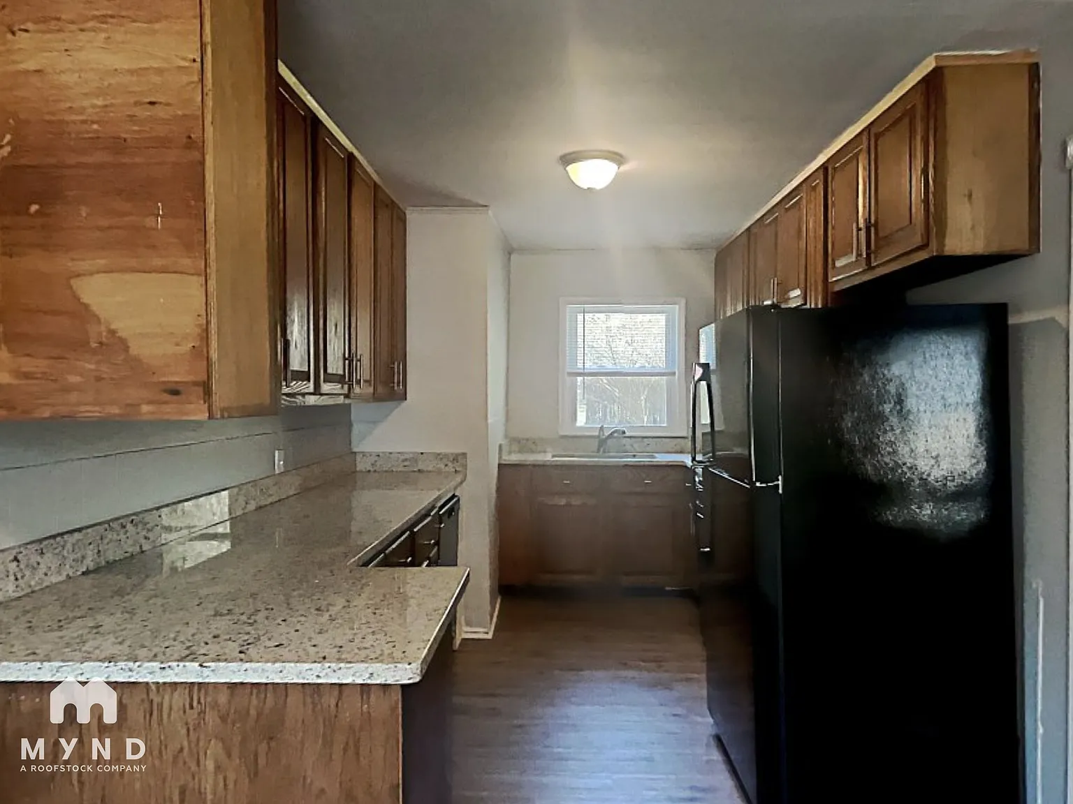 3 bed, 1.0 bath, 1144 sqft, $1,530 — Photo 4