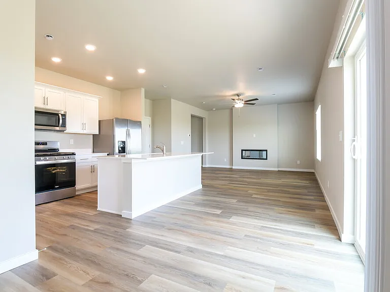 7332 Crystal Ave — Photo 6