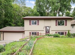 7595 N Shore Cir N, Forest Lake, MN 55025