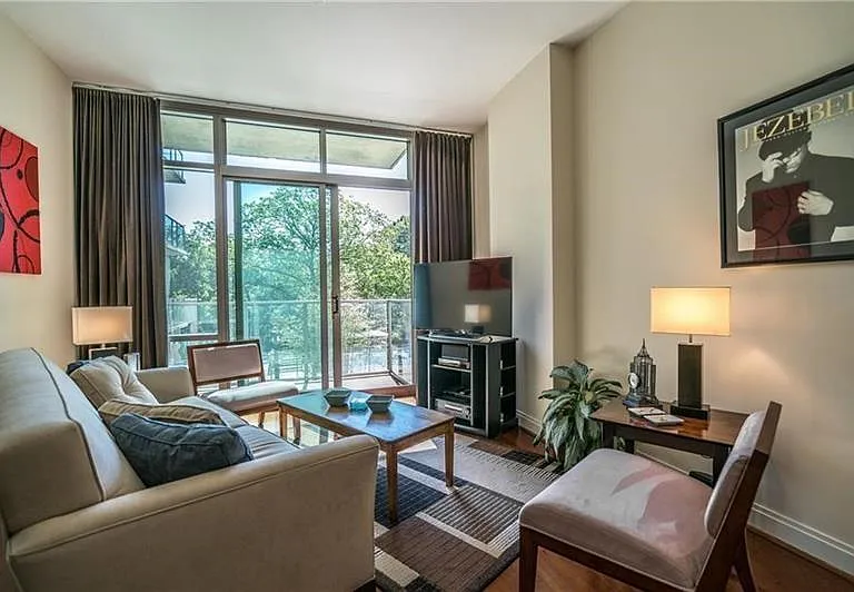 905 Juniper St NE #401 — Photo 12