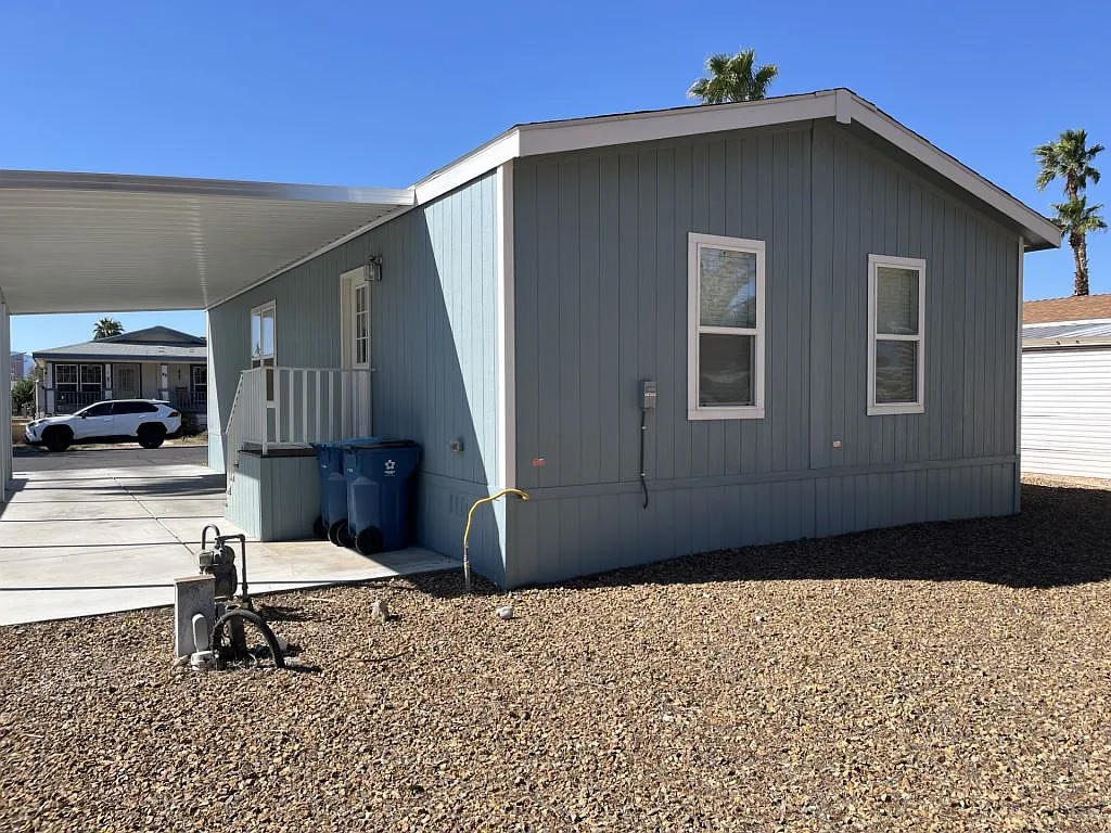 2 bed, 2.0 bath, 1123 sqft, $1,299 — Photo 3