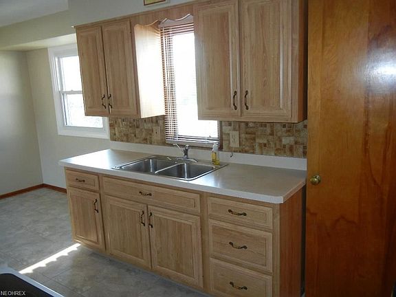 4th image of 3318 Dellwood Dr