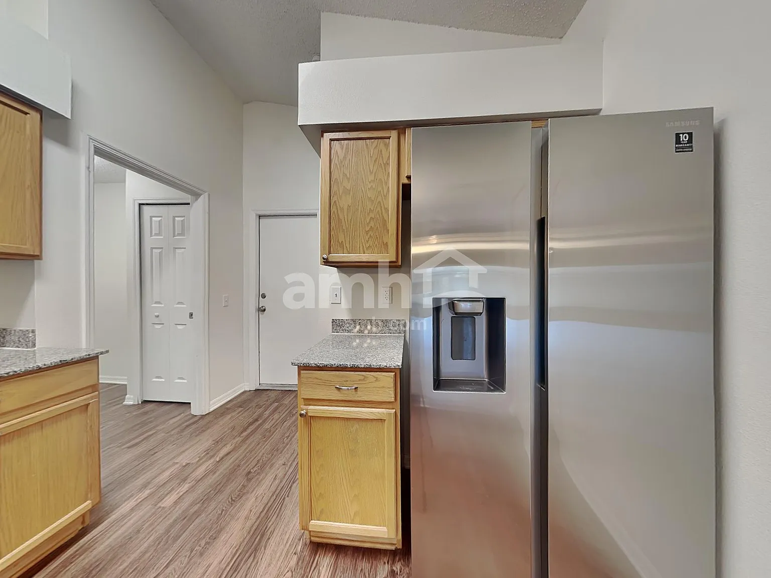 3 bed, 2.0 bath, 1340 sqft, $2,100 — Photo 4