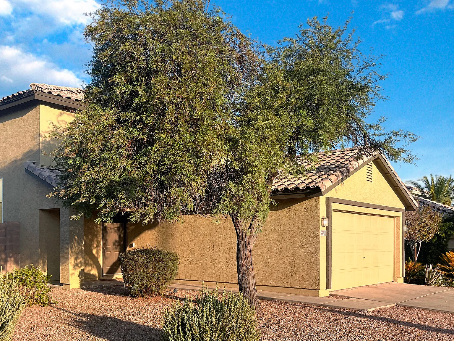 4 bed, 1846 sqft, $2,200 — Photo 2