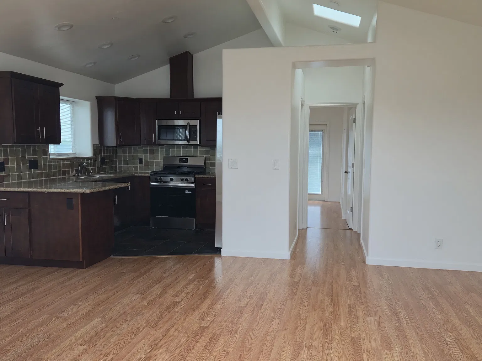 1 bed, 700 sqft, $2,700 — Photo 1