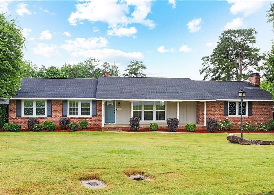 1st image of 2 Lakewood Cir