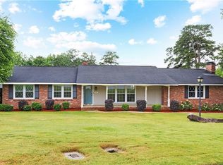 2 Lakewood Cir, Phenix City, AL 36867