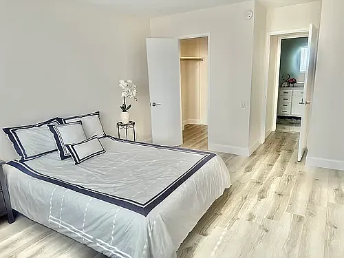 Spacious bedroom with walk in closet!