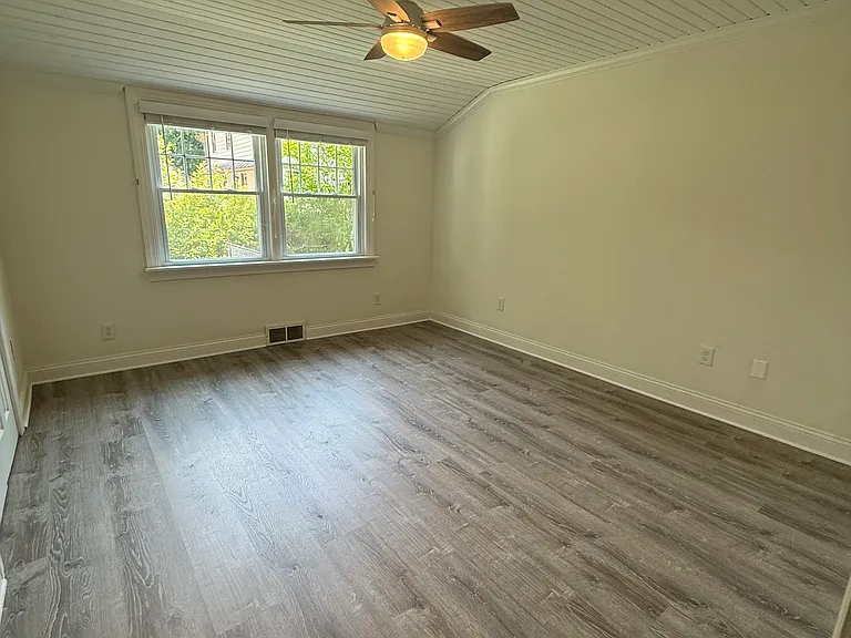 120 Laurel Rd — Photo 13