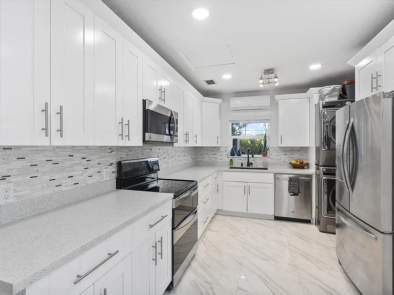 9232 Harding Ave — Photo 9
