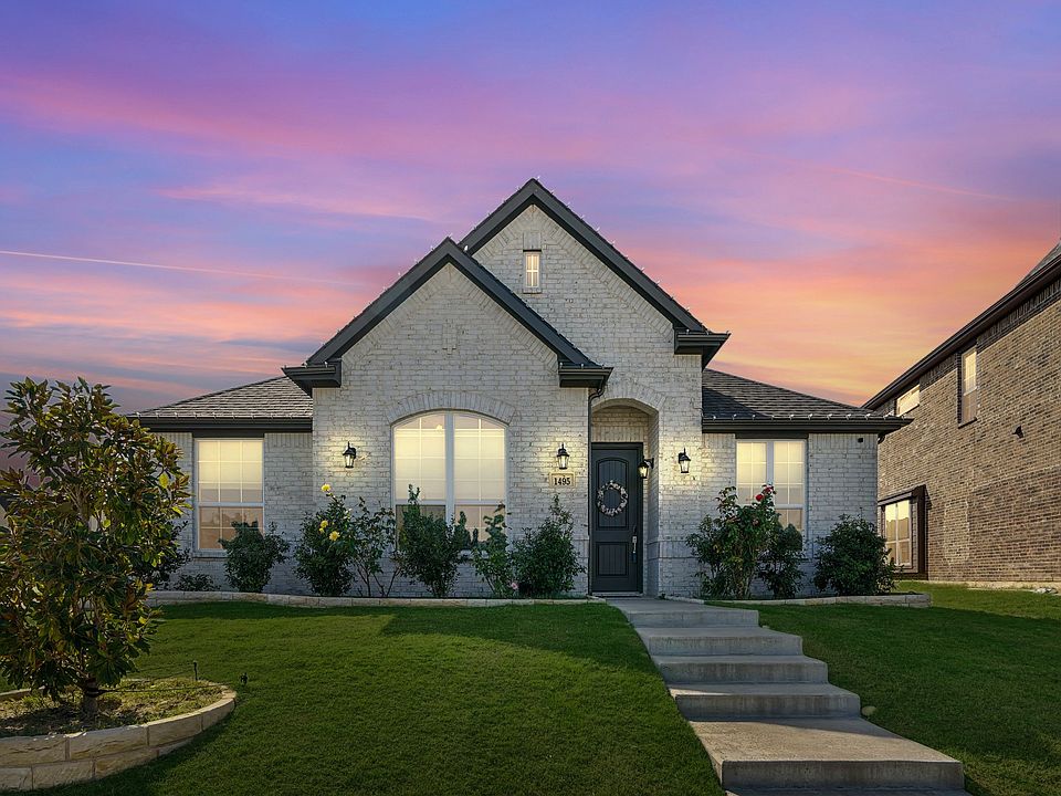 1st image of 1495 Scarlet Ln