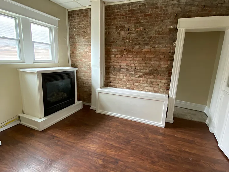 2427 Broadway #2R — Photo 6