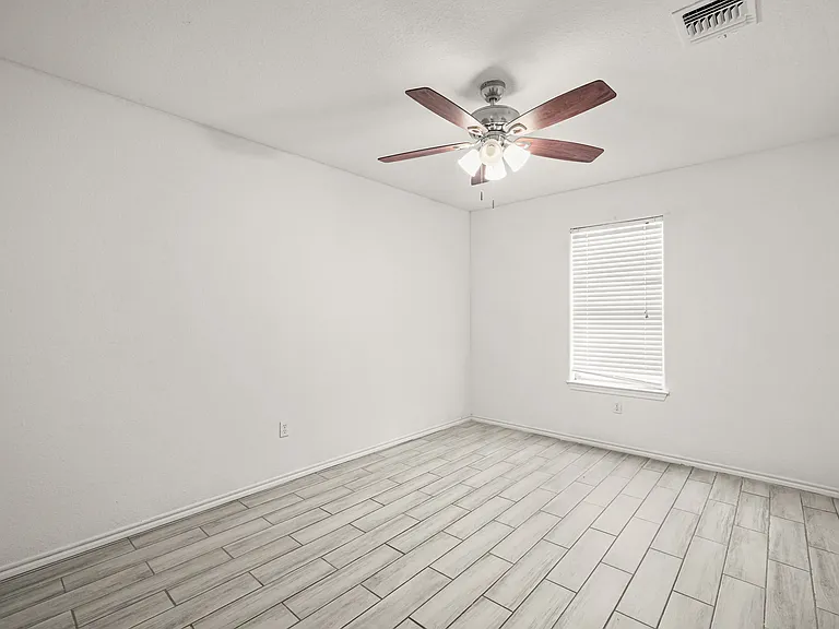 725 Cimarron Sq — Photo 25
