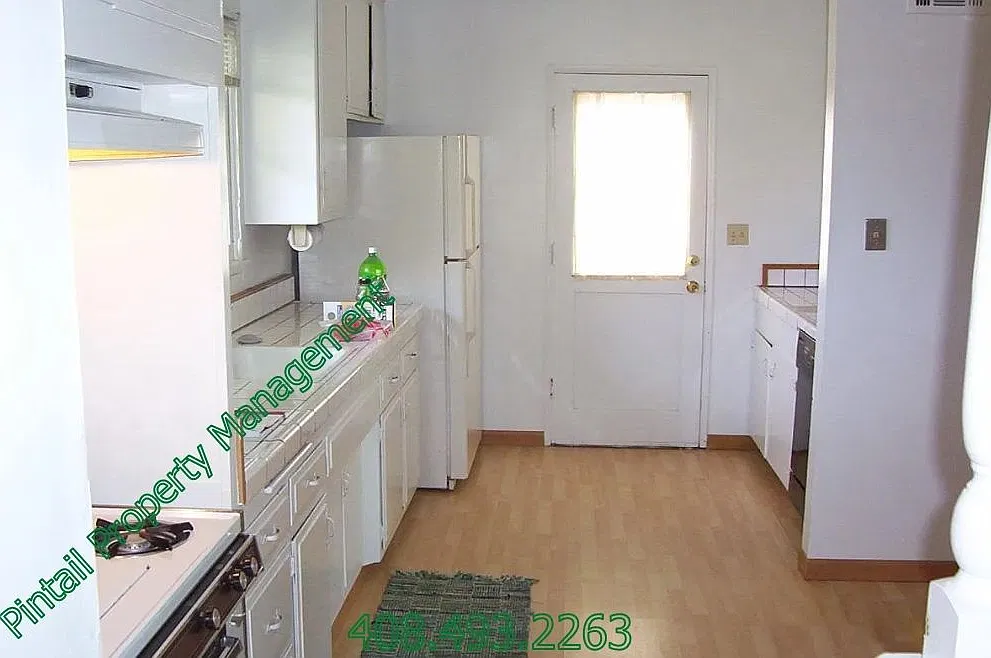 3 bed, 2.0 bath, 1252 sqft, $4,200 — Photo 3