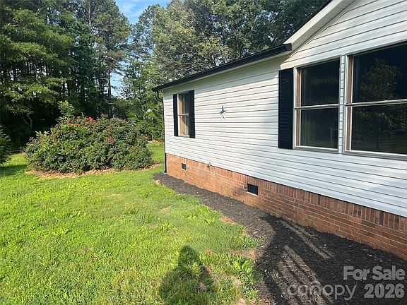 3rd image of 373 Griggs Rd