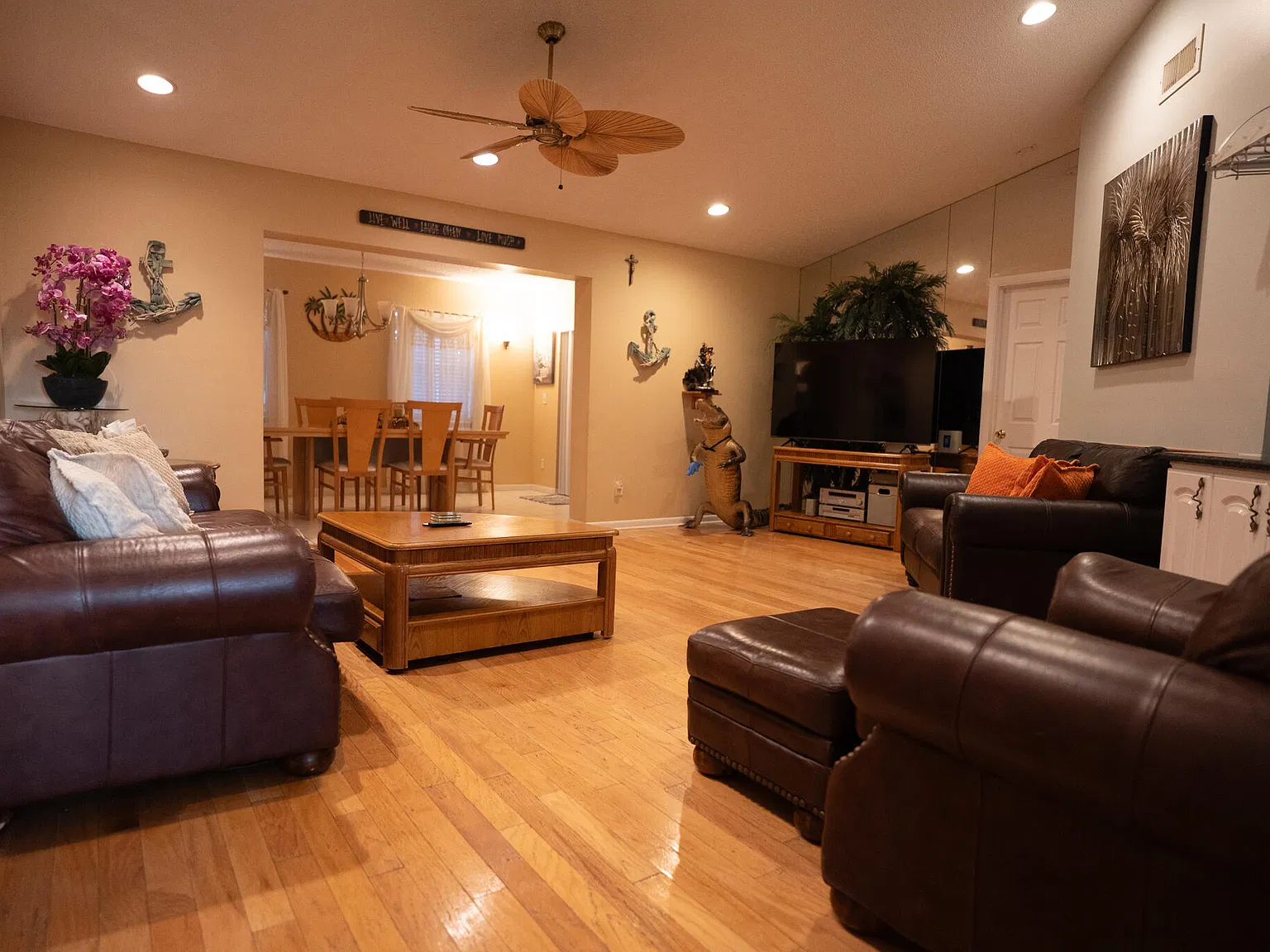 3 bed, 2.0 bath, 1509 sqft, $6,000 — Photo 2